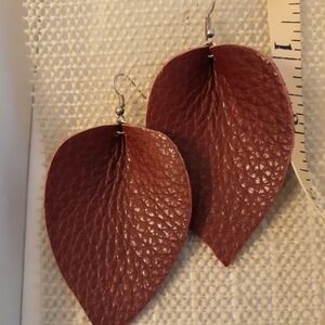 Genuine leather Earrings JW15